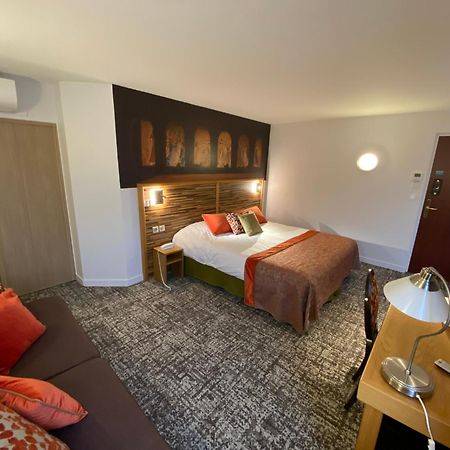 Hotel Logis - Le Christina Bourges Exteriér fotografie