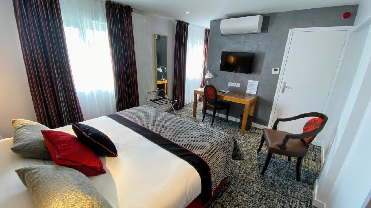Hotel Logis - Le Christina Bourges Exteriér fotografie