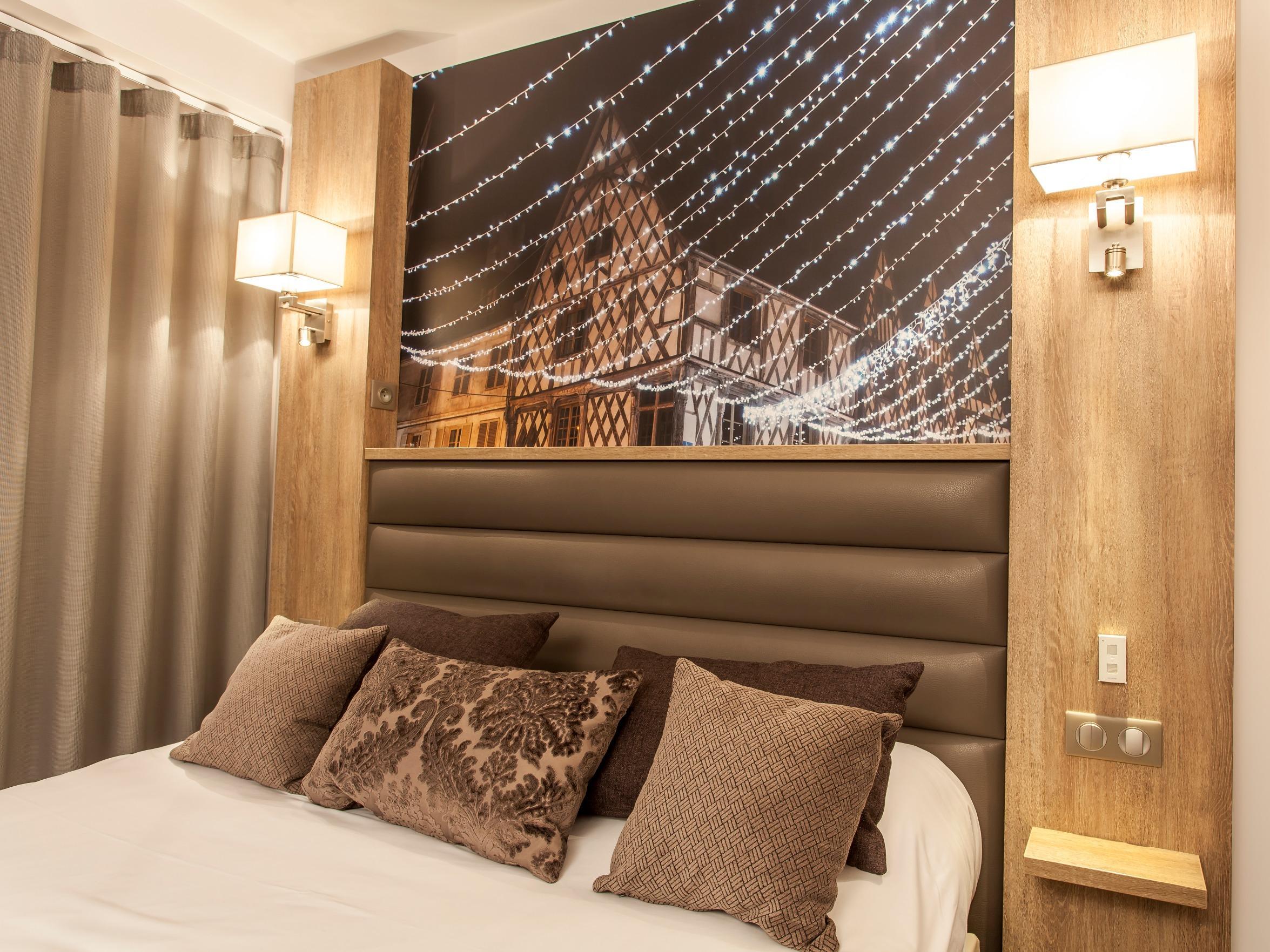Hotel Logis - Le Christina Bourges Exteriér fotografie