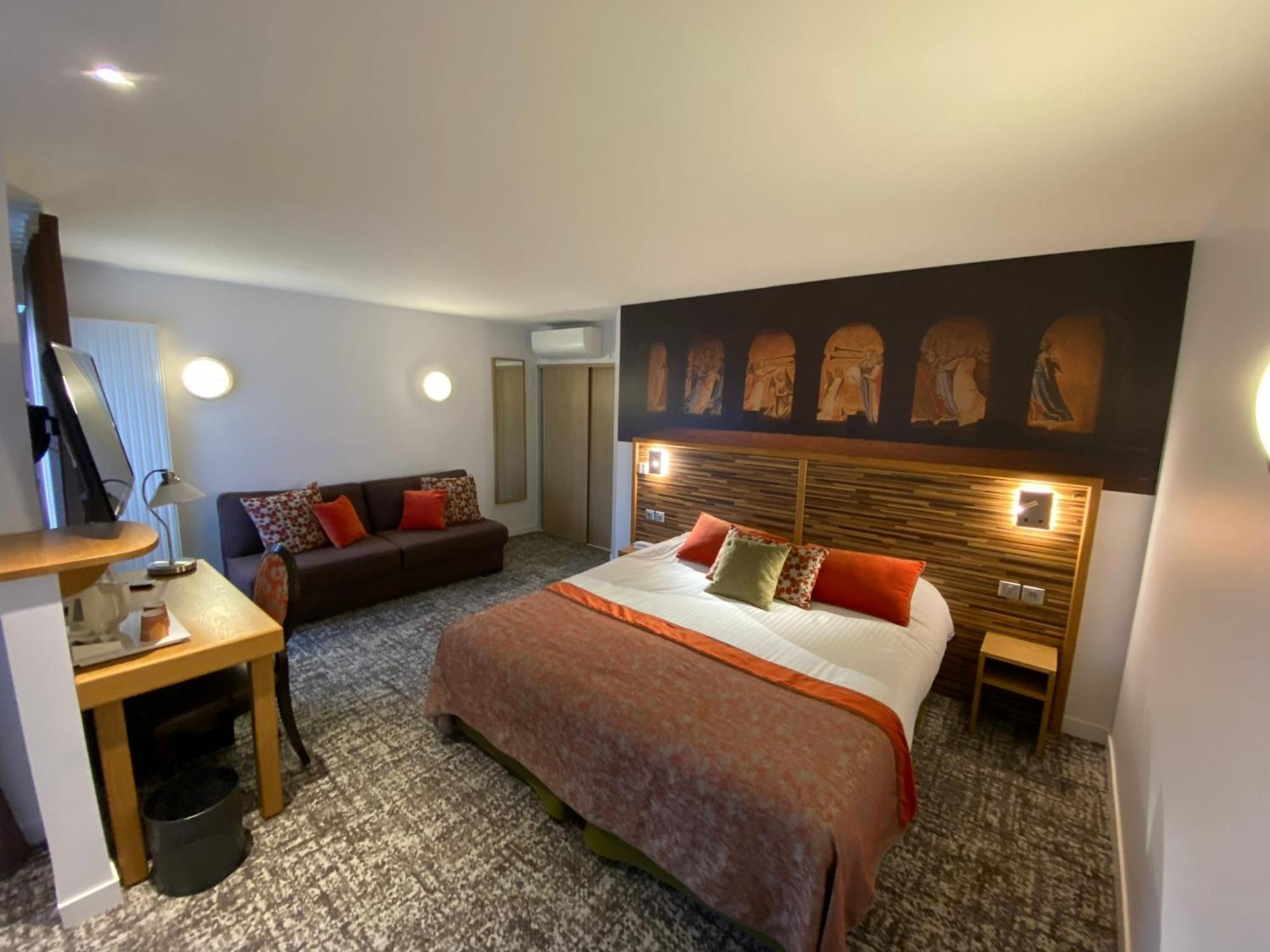 Hotel Logis - Le Christina Bourges Exteriér fotografie