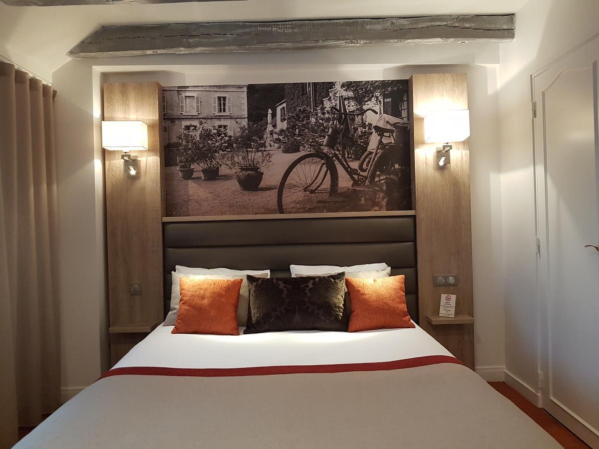 Hotel Logis - Le Christina Bourges Exteriér fotografie