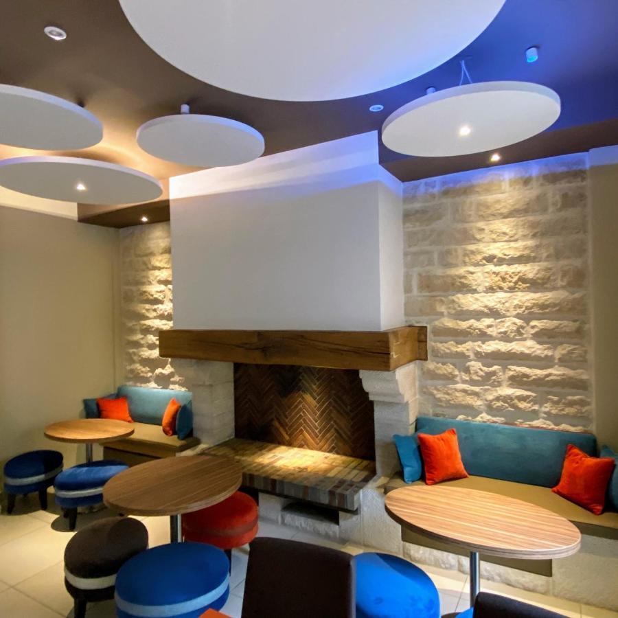 Hotel Logis - Le Christina Bourges Exteriér fotografie