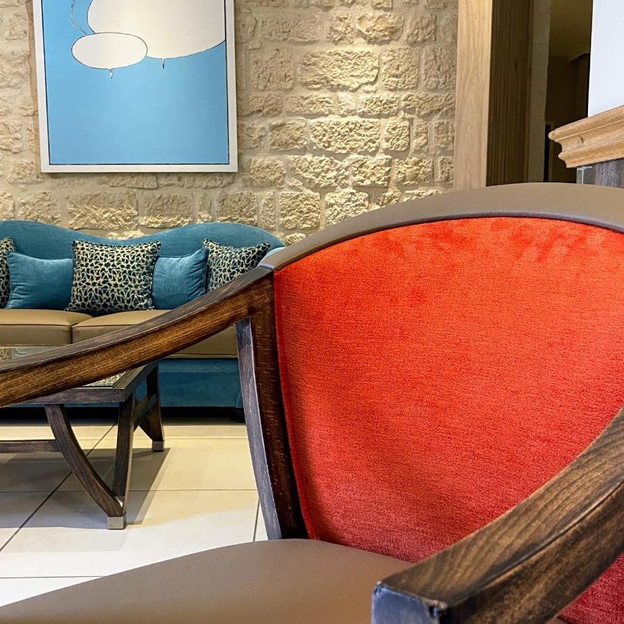 Hotel Logis - Le Christina Bourges Exteriér fotografie